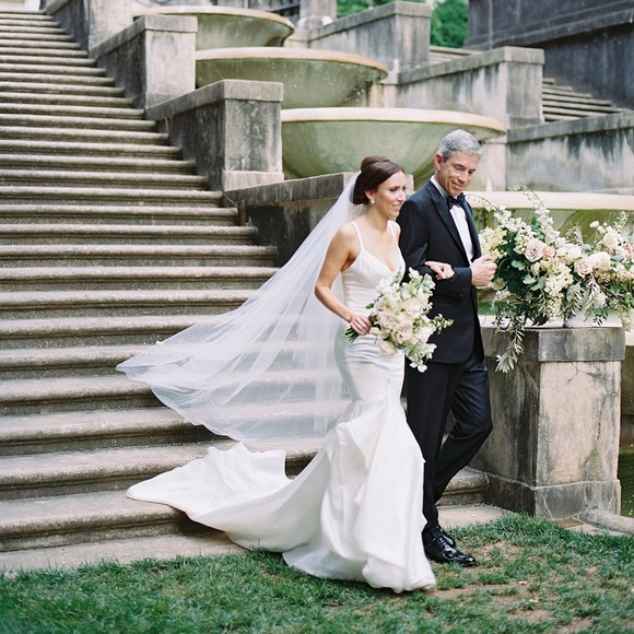 Carol Hannah Wedding Dress - Picture 4 of 13